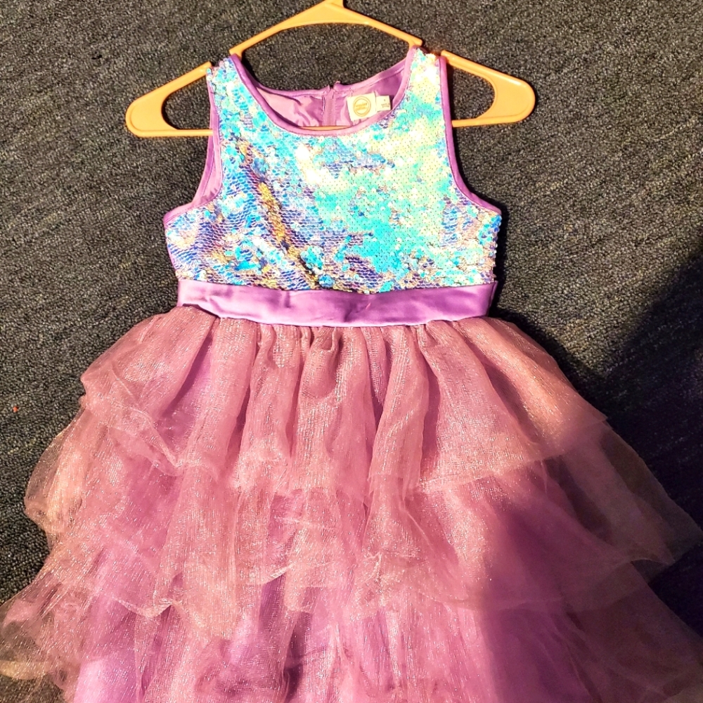 Girls party sparkle dress size 7 gently worn